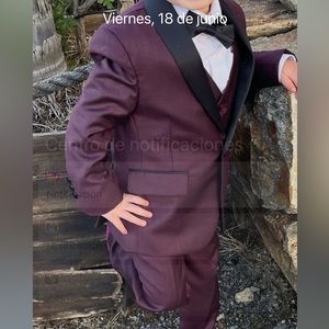 Tuxedo for boy size 4 years